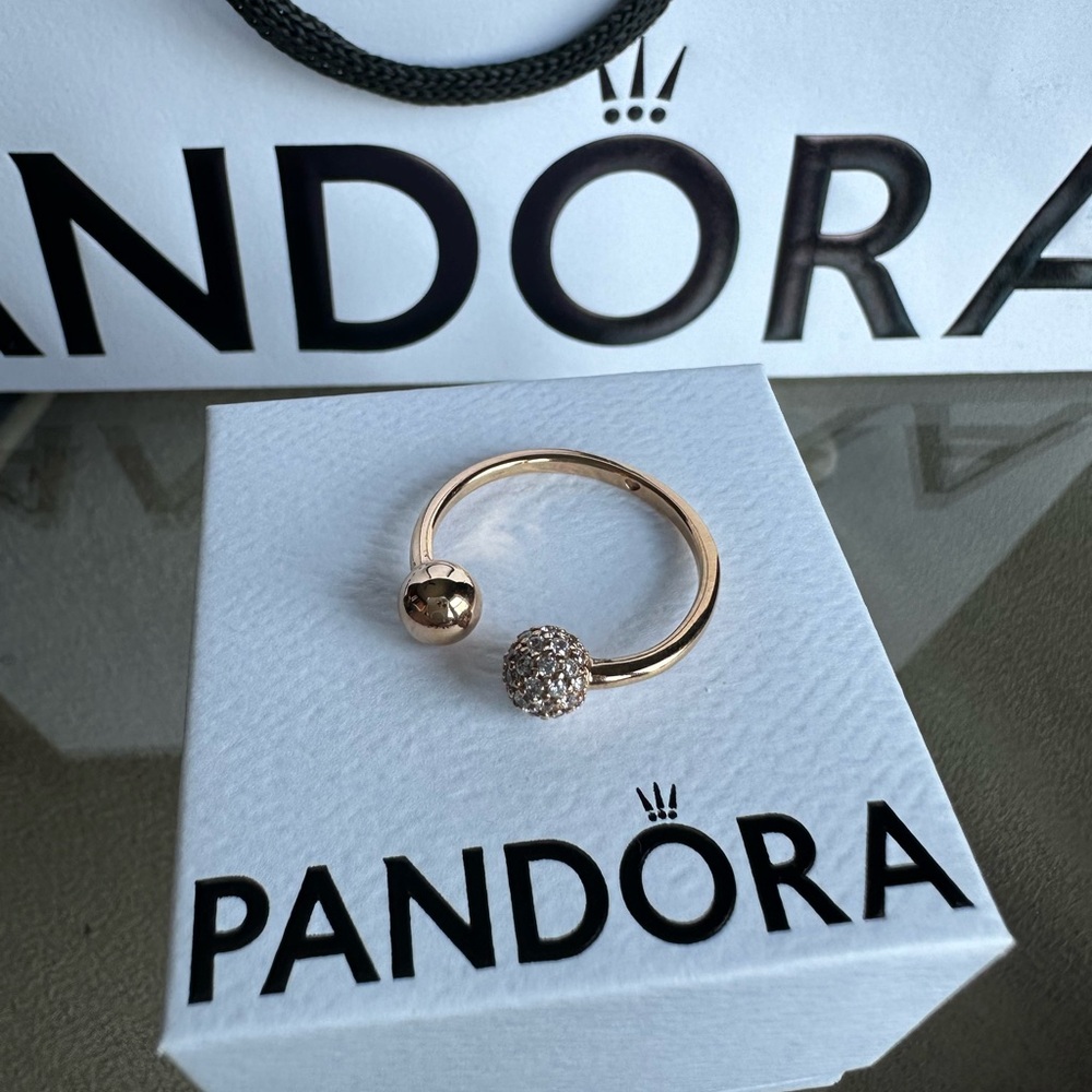 Pandora rose gold ring